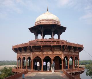 Air sampling at Taj Mahal